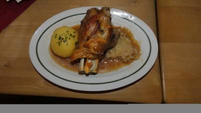 Bamberg, Bierhaxe, im Schlenkerla