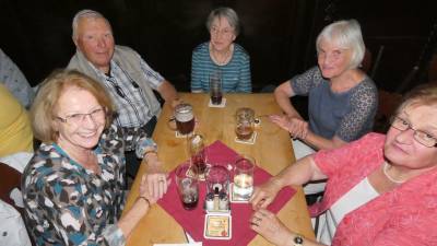 Bamberg, Reiseteilnehmer im Schlenkerla