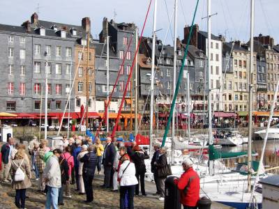CDU-Reisegruppe am 1.6.2015 am alten Hafenbecken in Honfleur