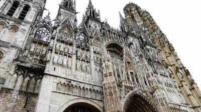 In Rouen besuchte die Frankfurter CDU-Reisegruppe die gotische Kathedrale, die Claude Monet immer wieder versucht hat malerisch zu erfassen.